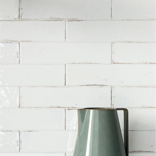 biela leskla rustikalna podlhovasta vintage dlazdica kupelna kuchyna vintage tehlovy efekt obklad stena obklad novabell fusion bytovy dizajn antik patina lameridiana bytovy obchod.jpg